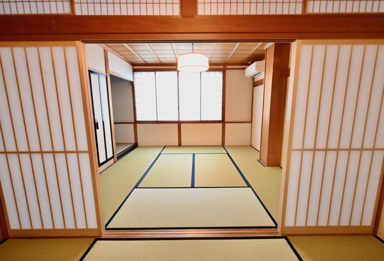 Manabi-Stay Takayama Sakura 提携駐車場利用可 古い町並みまで徒歩1分 最大9名宿泊可能な一等地で人工温泉を楽しむ Εξωτερικό φωτογραφία